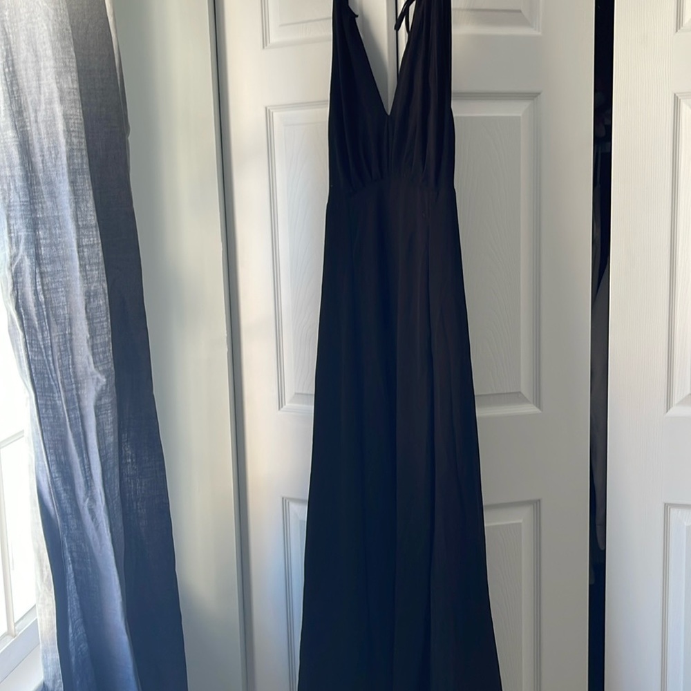 Backless zipper and tie slit in leg 36b